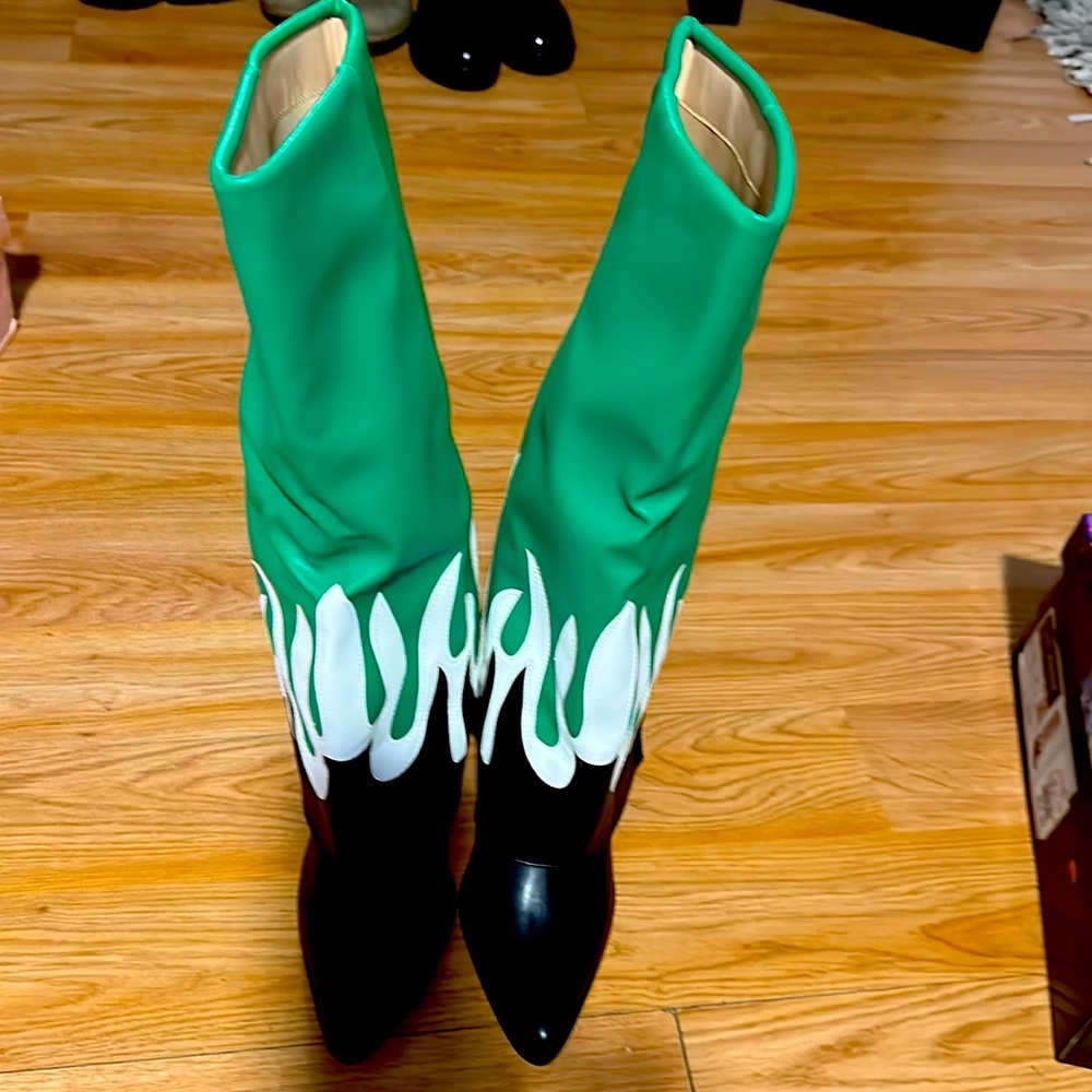 Cape Robbin Wallstreet boots size 7.5